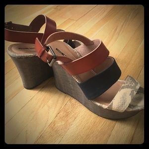 Mossimo wedges size 8