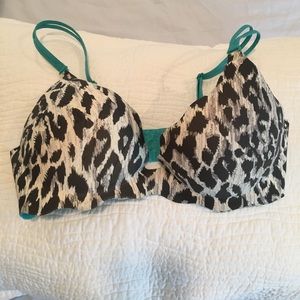 Push-up bra size 34D
