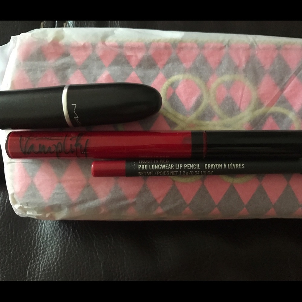 MAC BNIB nutcracker sweet red lip bag