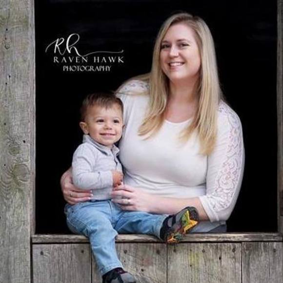 Meet your Posher, Hollee - Picture 1 of 1