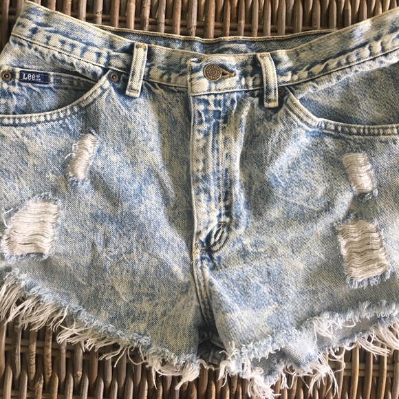 Urban Outfitters jean shorts - Picture 2 of 5