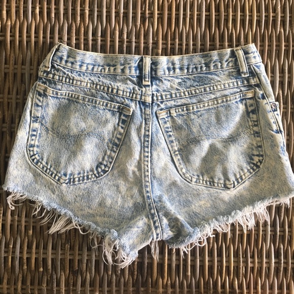 Urban Outfitters jean shorts - Picture 3 of 5