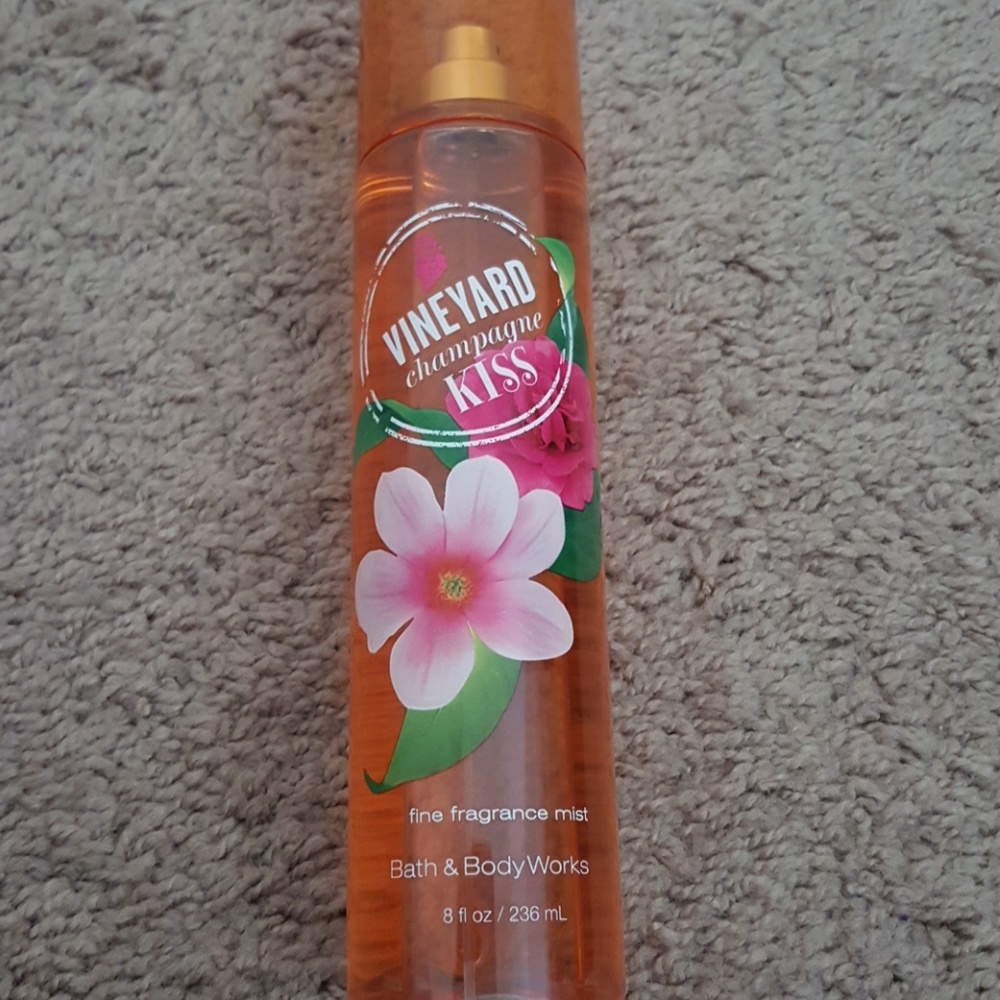 Vineyard Champagne Kiss
