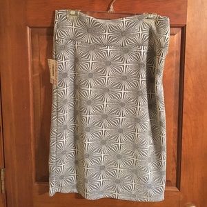Gray/Silver and White LulaRoe Cassie Skirt