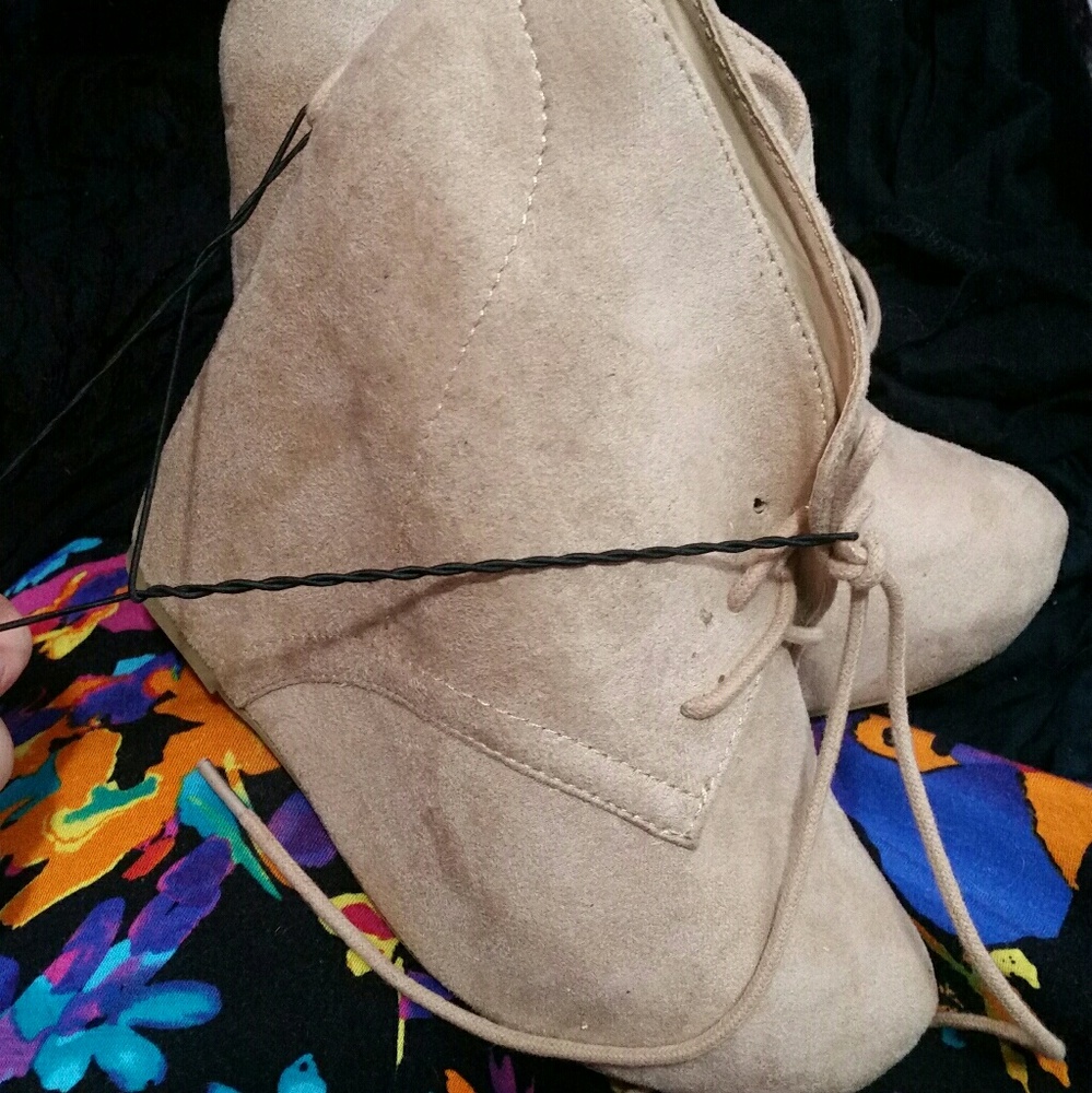 Spring Cleaning!!!! Cute booties - Picture 2 of 5