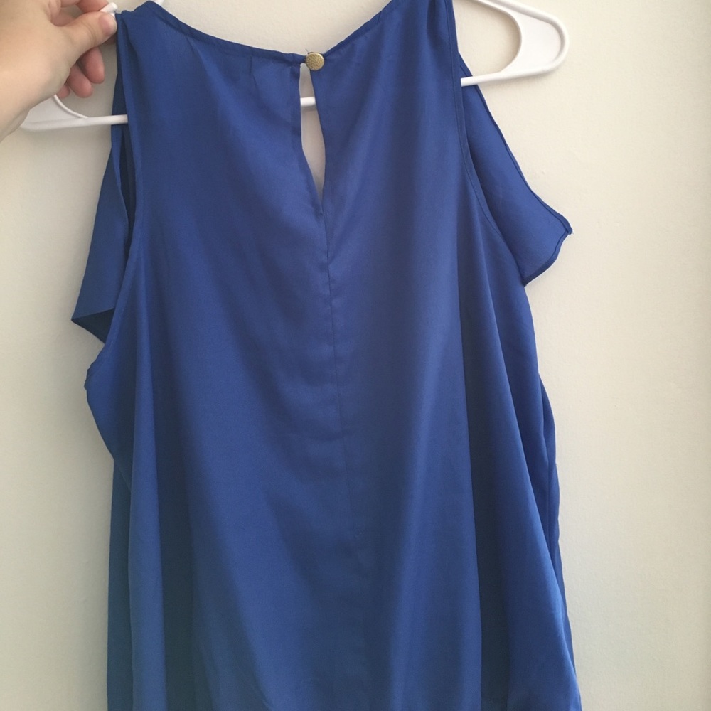 SOLD 🚫 Banana republic ruffle top 💙💙 - Picture 3 of 5