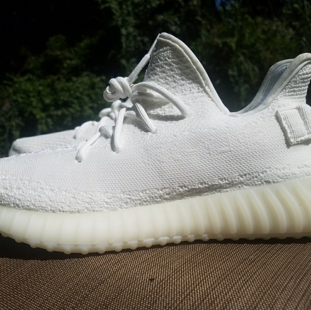 Yeezy boost 350 v2  "Cream White"