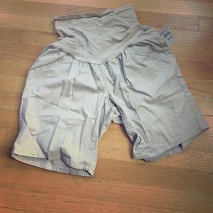 NWT khaki maternity shorts never worn!