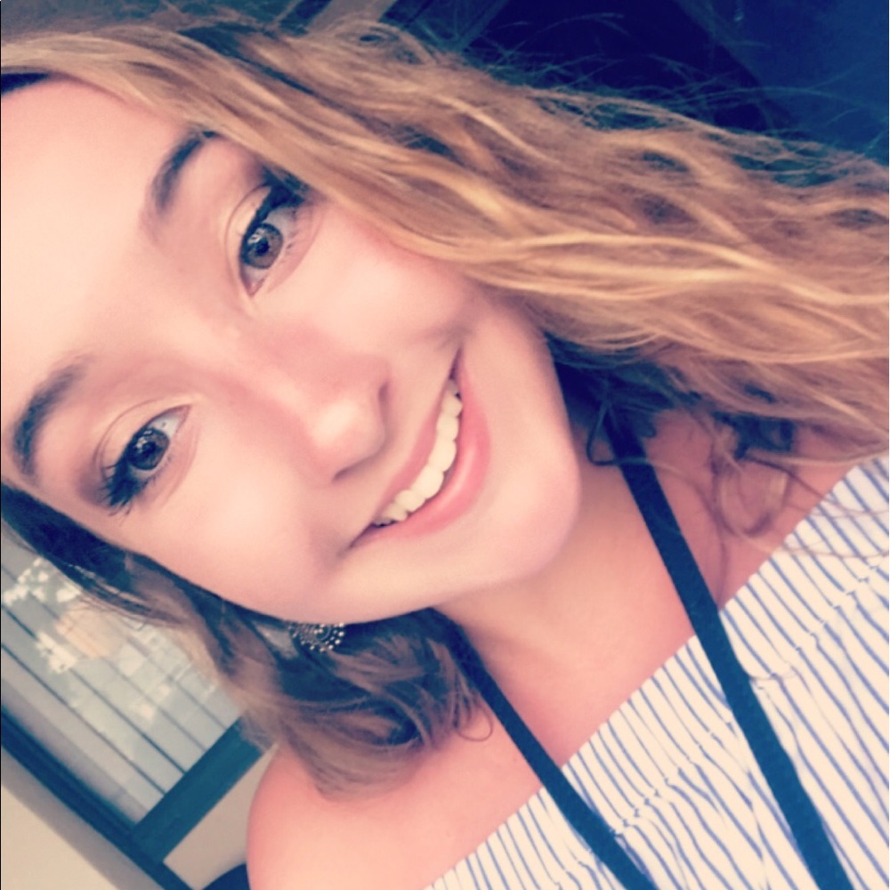 Meet your Posher, Hailey