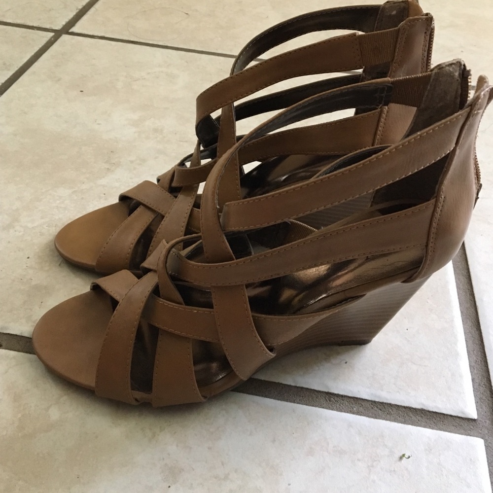 Worthington wedges 7.5 excellent condition!