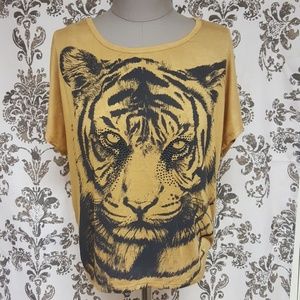 Tiger graphic shirt