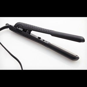 HSI Professional NWT Flat Iron 1in