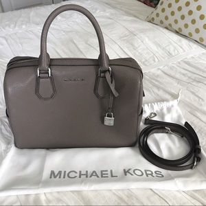 Michael Kors Medium Mercer Duffel