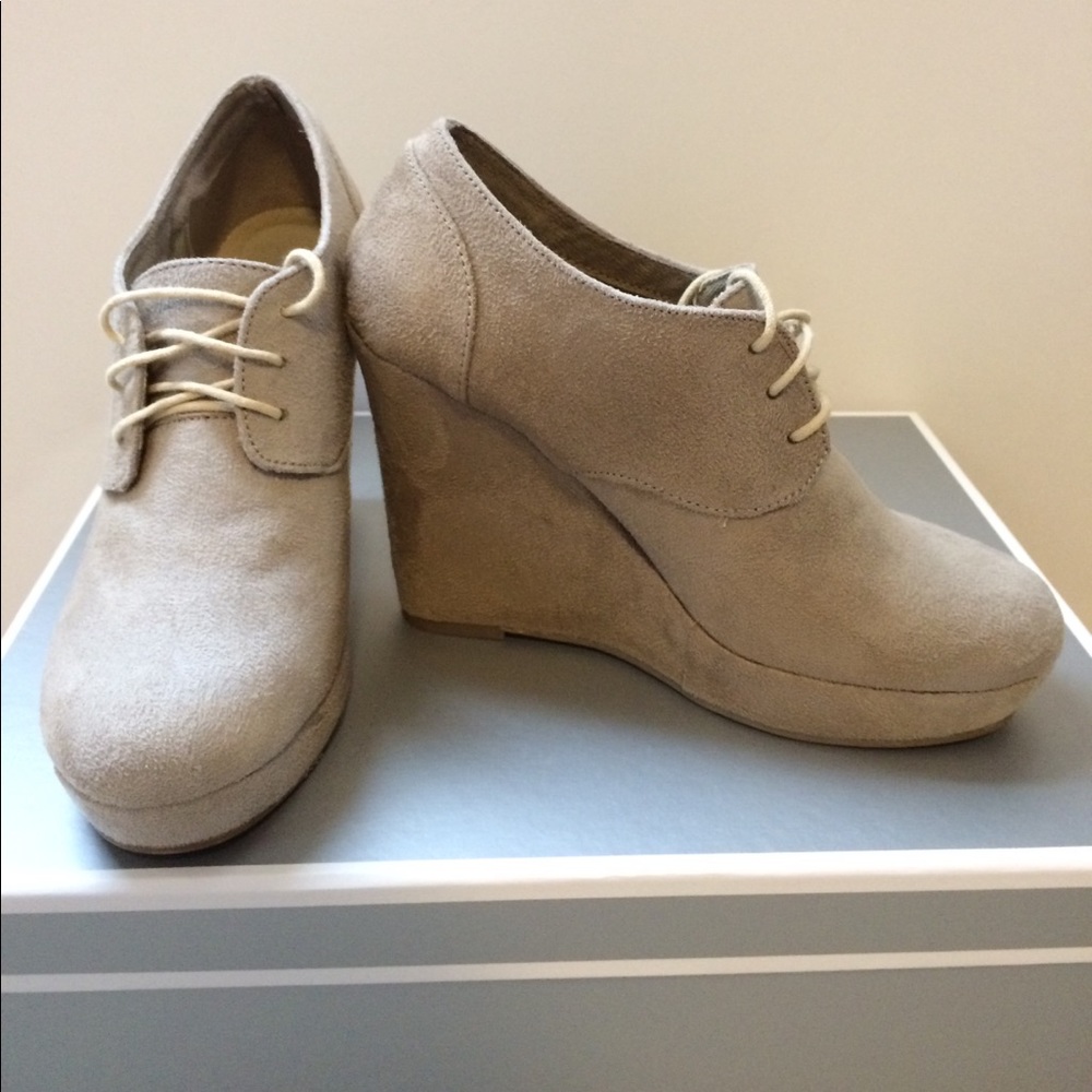 Tan suede ankle wedge shoes/heel booties