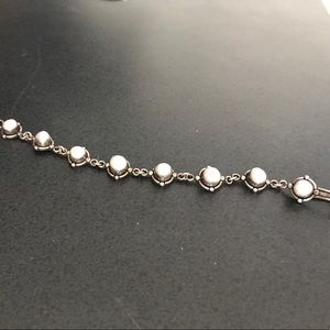 Silver and pearl bracelet