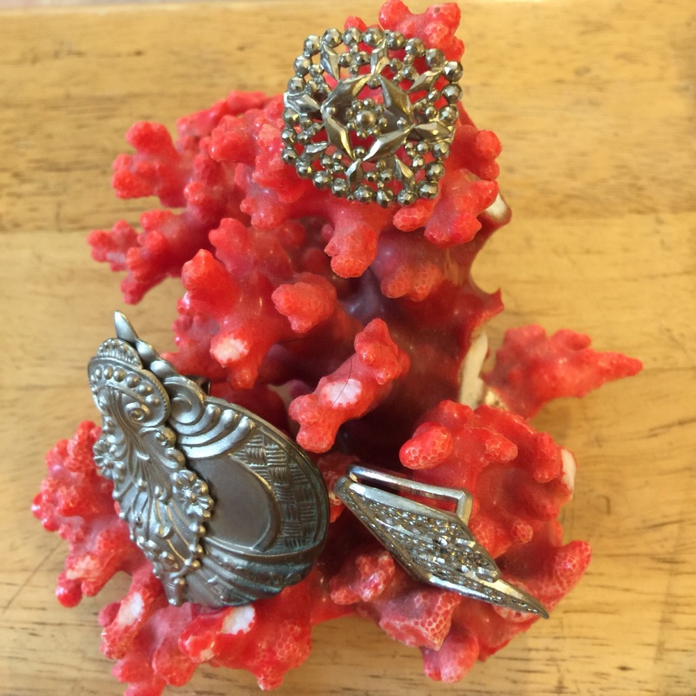 Collectable belt buckles bundle