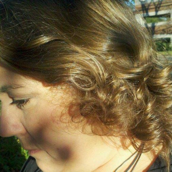 Meet your Posher, Jennifer - Picture 1 of 1