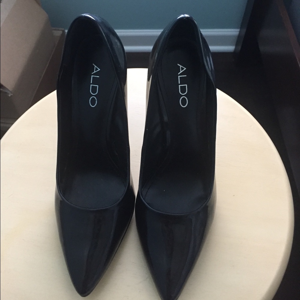 Black heels SZ 6