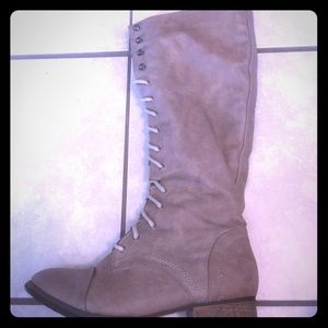 Breckelles combat boot