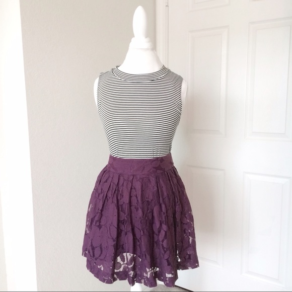 LOFT Dresses & Skirts - LOFT Lace Pleated Skirt