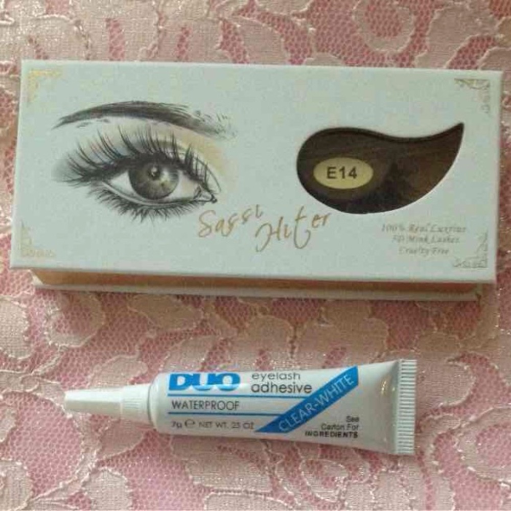 100% Mink Lashes and red lip combo! - Picture 2 of 4