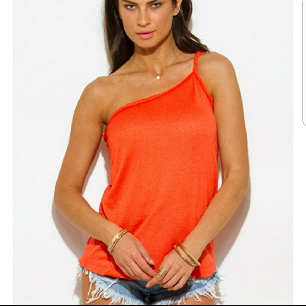 Sale!🍸Twisted strap off the shoulder top