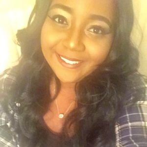 Meet your Posher, Alexis