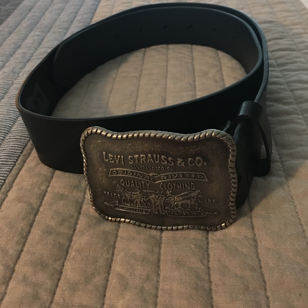 Black Levi belt with buckle