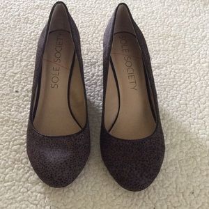 Sole Society black and gray cheetah print wedges.