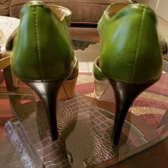 Bebe size 7 Green & Tan Sexy Platform Heels - Picture 5 of 8