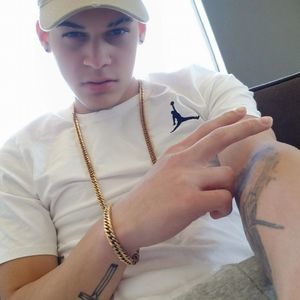 Meet your Posher, Emanuel