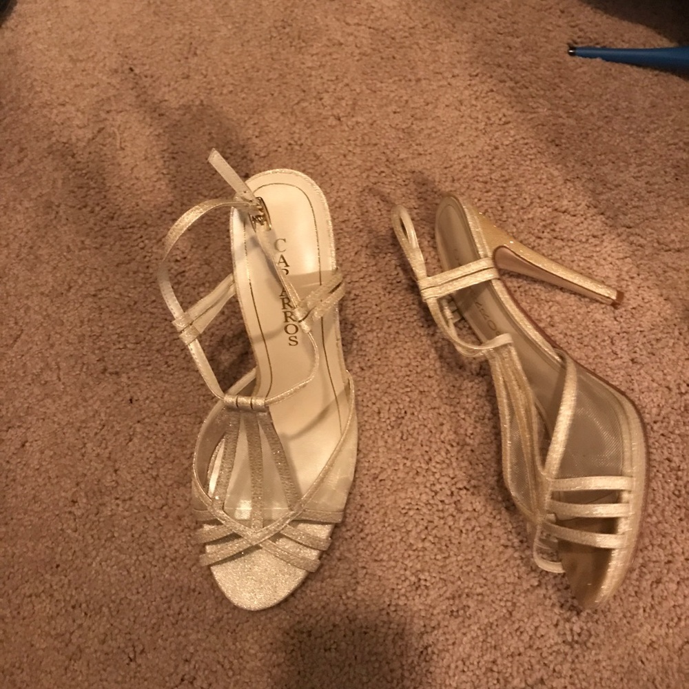 Like new gold heels with mesh detail
