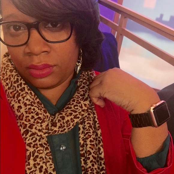 Meet your Posher, Fayetta - Picture 2 of 2