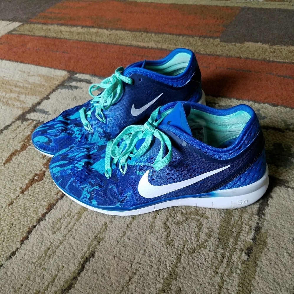 Womens Nike free 5.0  size 5.5