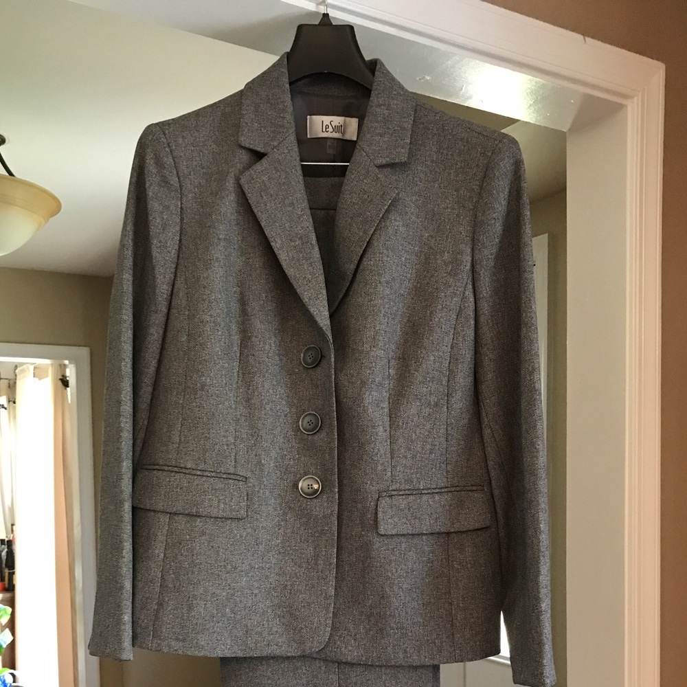LeSuit Women's Pantsuit