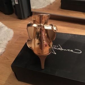 Report Signature Shoes - New Report Signature Glimmer Bronze sandal Report Signature Shoes - New Report Signature Glimmer Bronze sandal