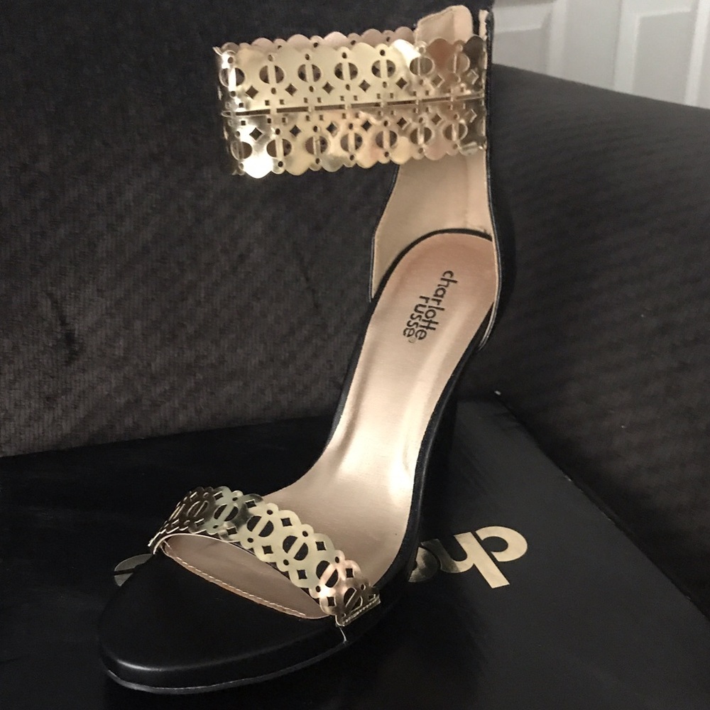 Sexy black and gold heels size 8