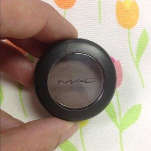 MAC eyeshadow in french grey