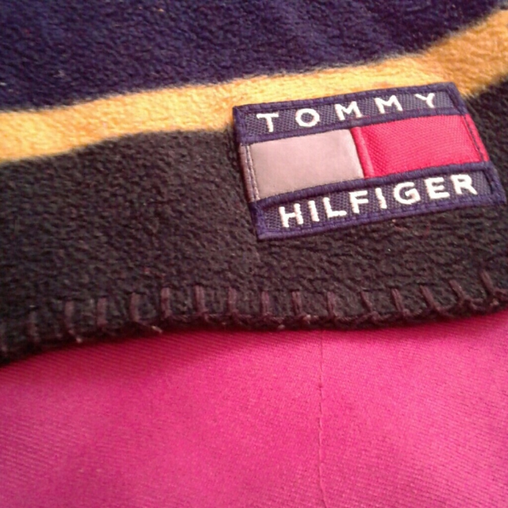 Tommy Hilfiger scarf