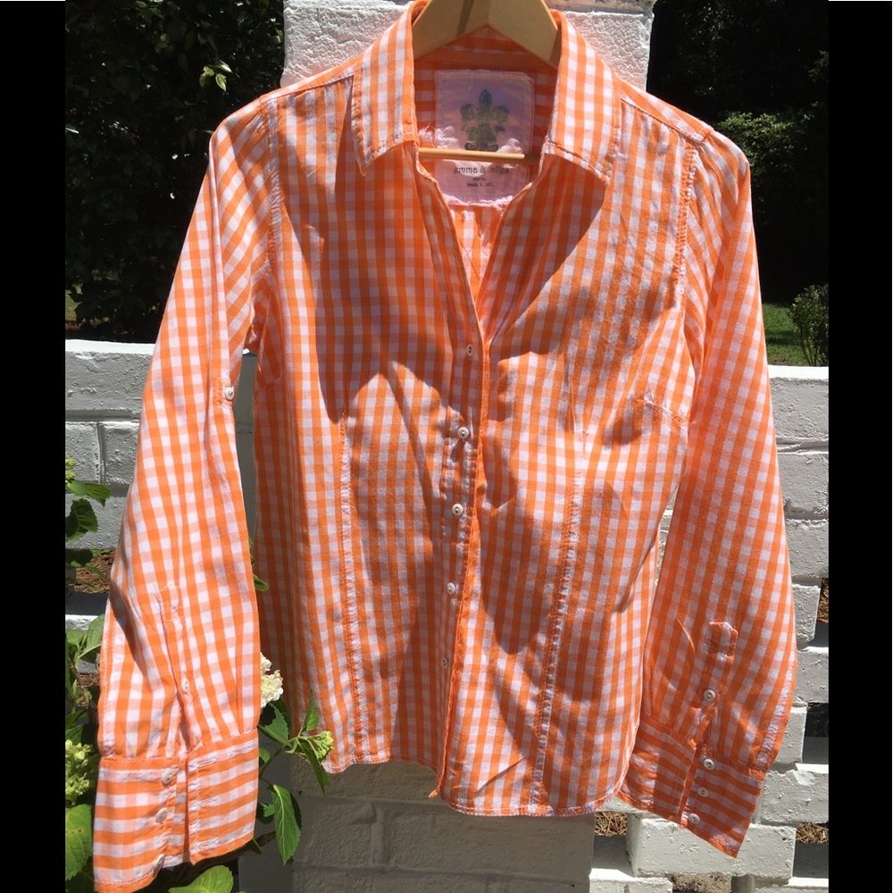 Worn once lovely , sexy orange/white top🌻