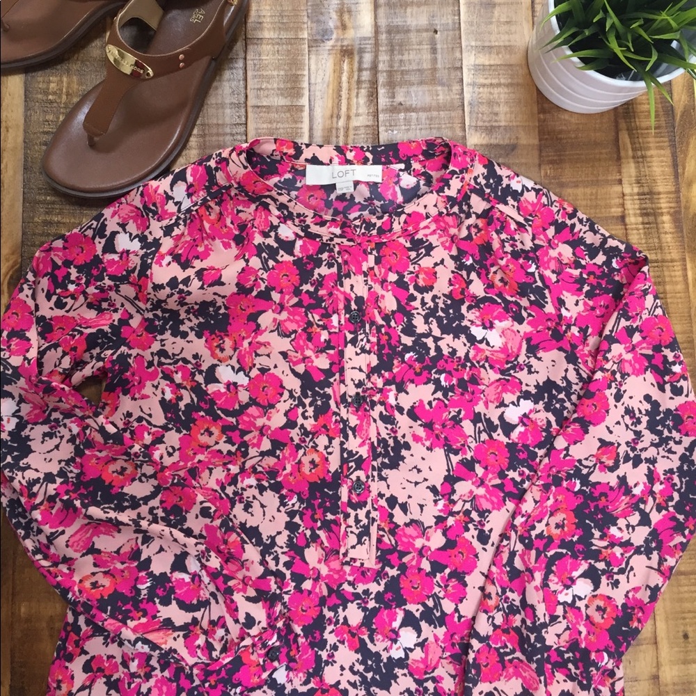 Beautiful Floral Loft button up blouse XXSP