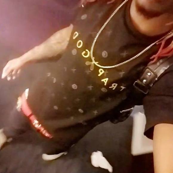 Meet your Posher, Hűghii - Picture 1 of 1