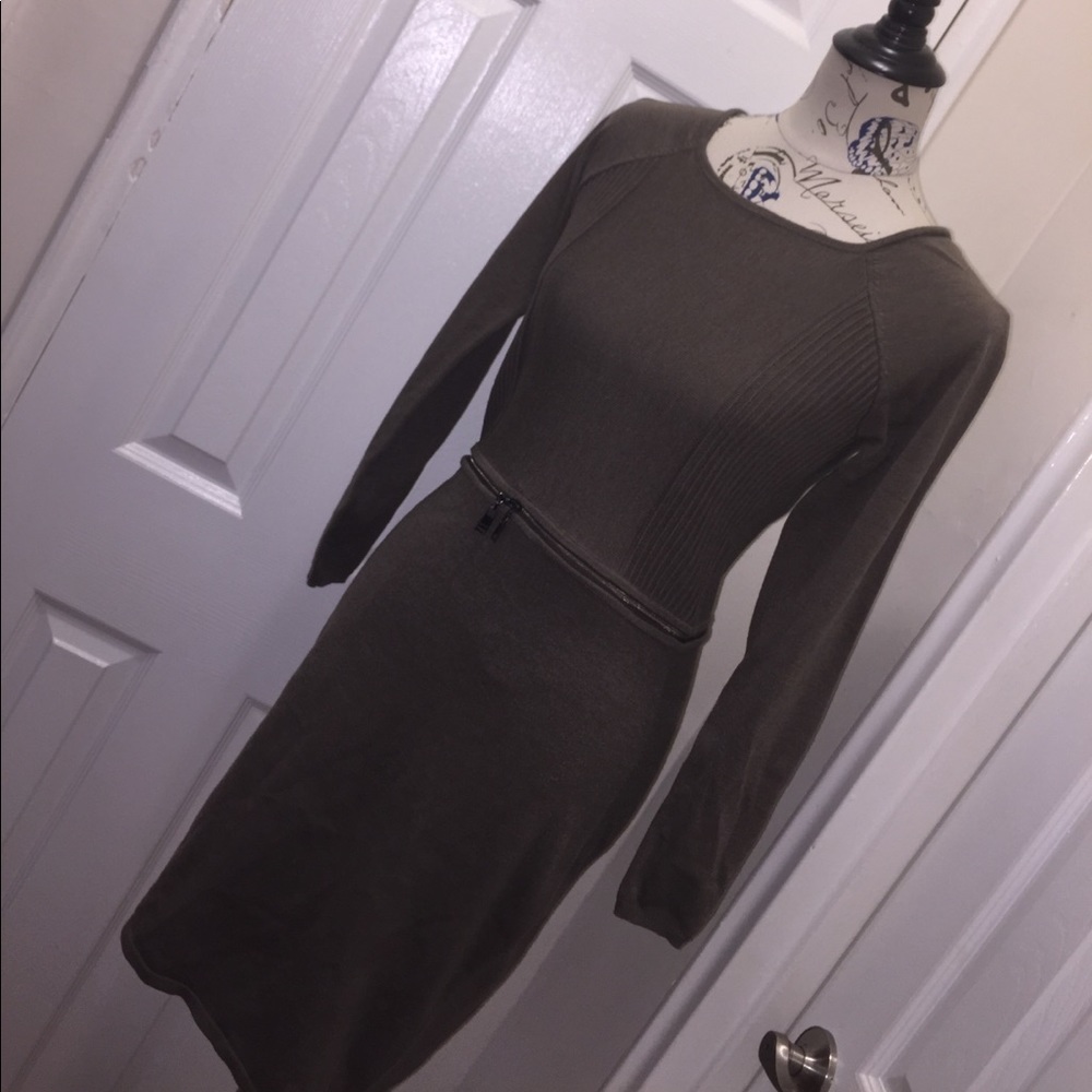 Sweater dress with zipper detail