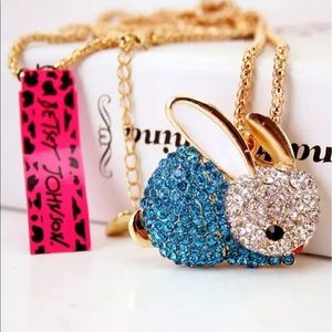 🐇BETSEY JOHNSON BLUE CRYSTAL BUNNY NECKLACE! 🔷🔹