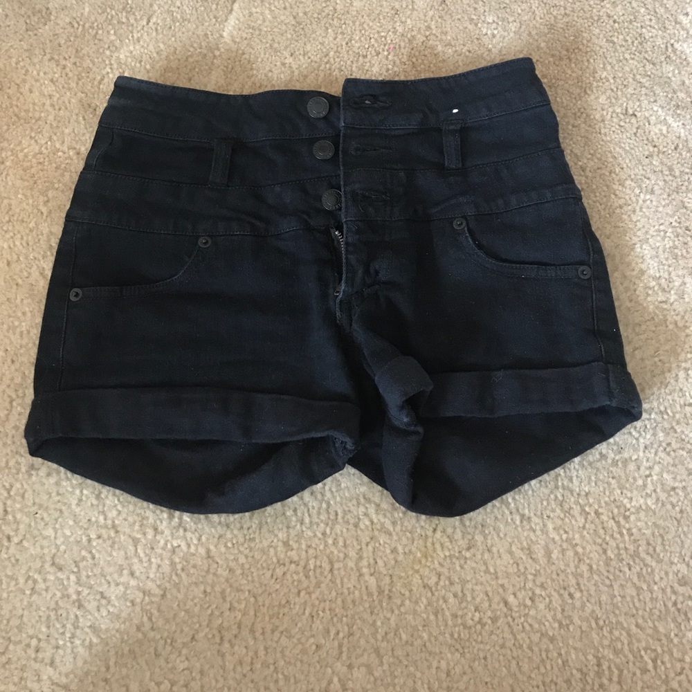 Black jean shorts( high waisted)