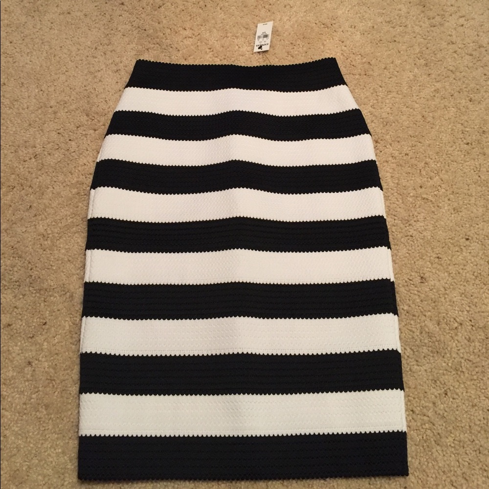 NWT Express Black & White Striped Pencil Skirt Sm