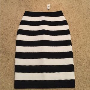 NWT Express Black & White Striped Pencil Skirt Sm