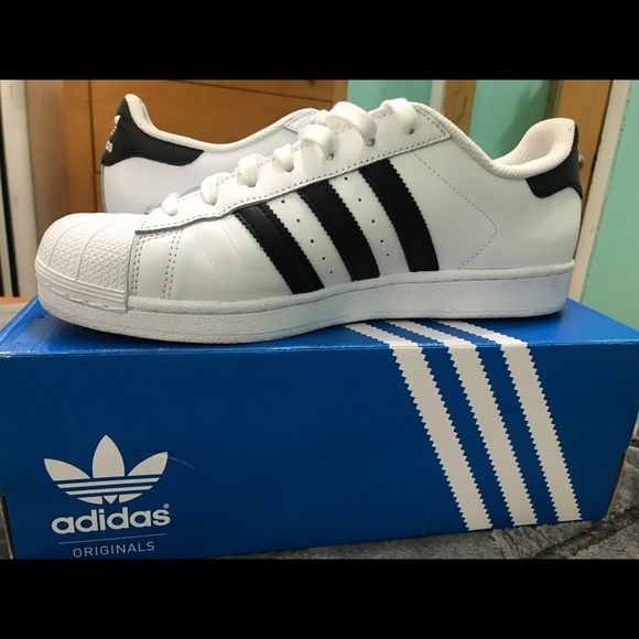 Women's adidas superstars - Picture 3 of 4