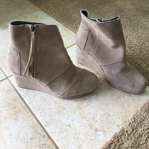 TOMS taupe suede wedge