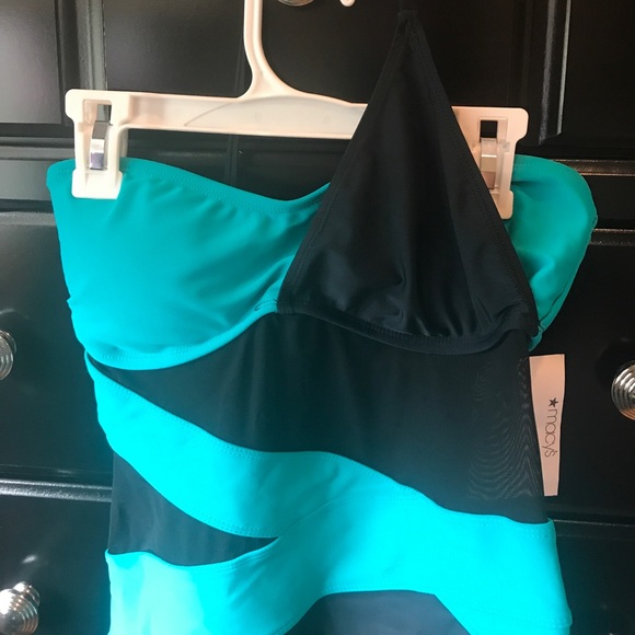 One piece bathing suit - Picture 2 of 2